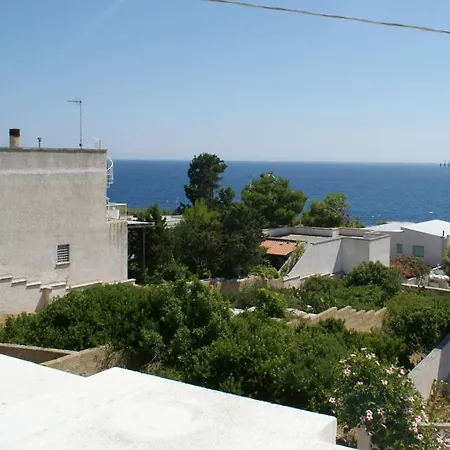 Casa Vacanze Le Carrube Дом отдыха Андрано